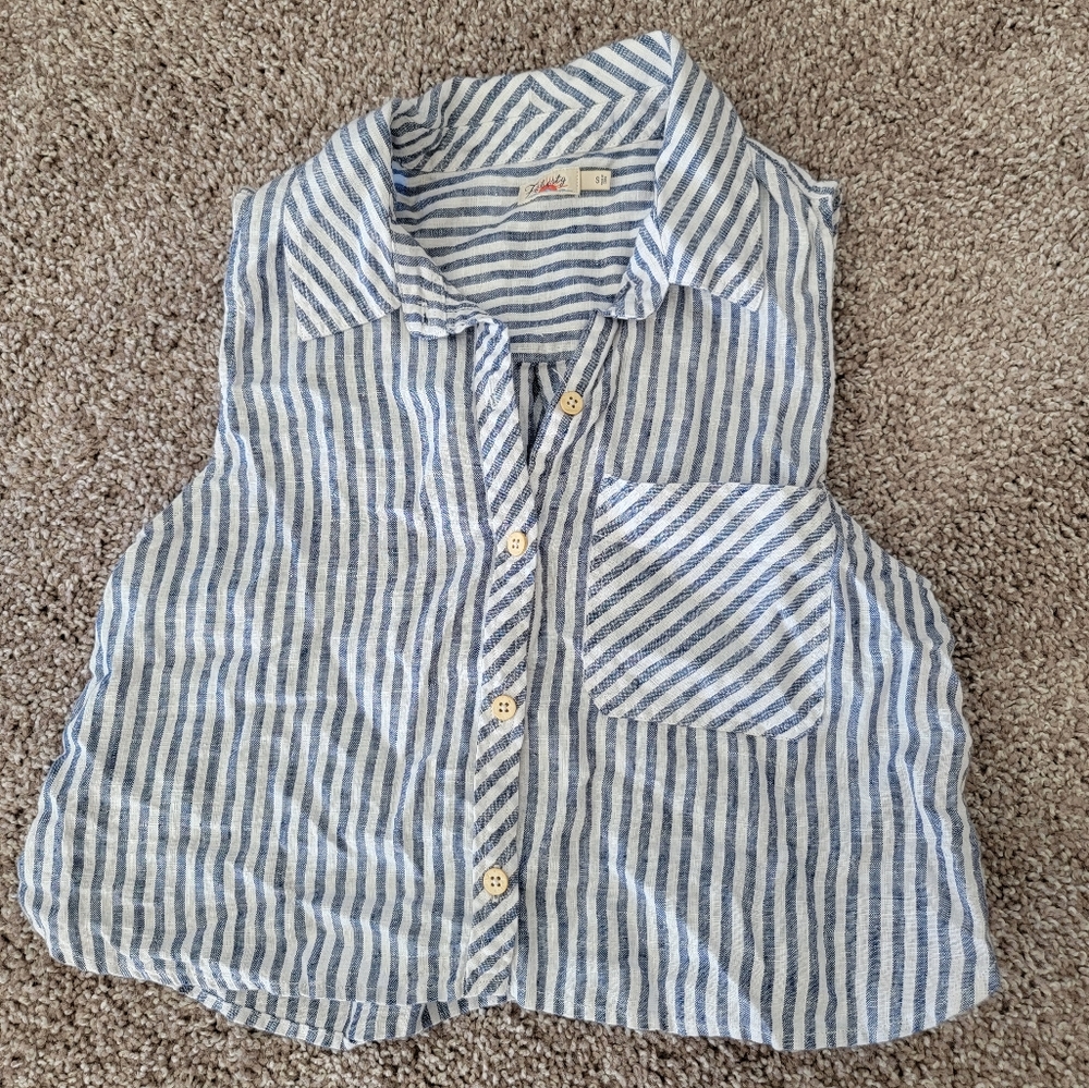 New, Faherty blue/white striped top. Size small.